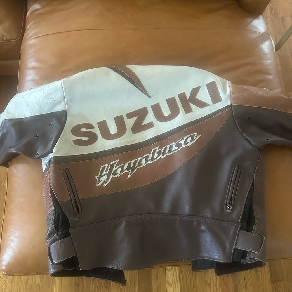 Authentic Leather Suzuki Hayabusa Motorcycle Racing Jacket. Size 44